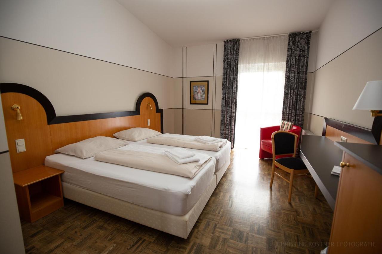 Hotel Fuchspalast Санкт-Файт-ан-дер-Глан Экстерьер фото